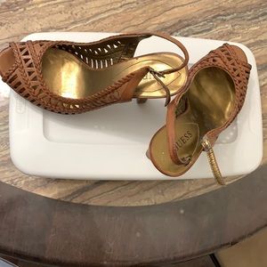 Guess Kendall T Leather Woven Sandal Heel 37/7